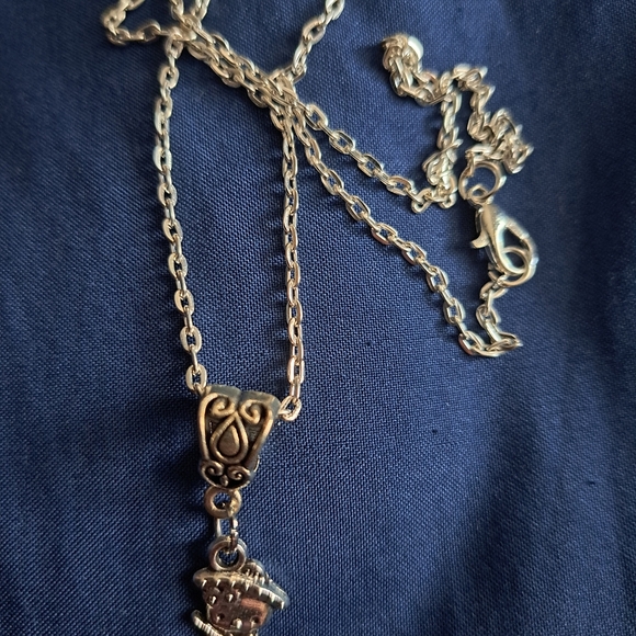 Hello Kitty necklace - Picture 2 of 7